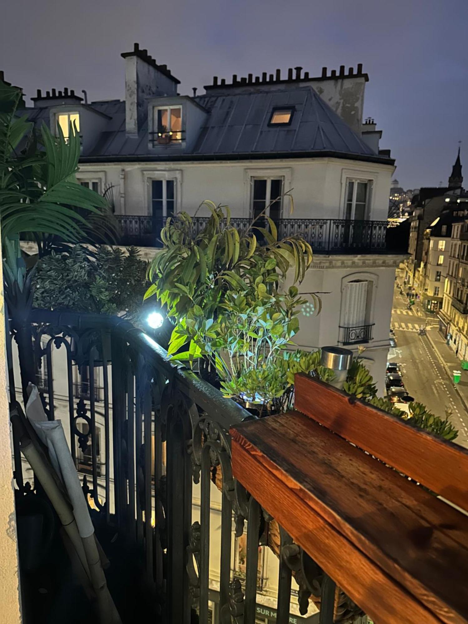 Suite Vue Montmartre & Balcon Parijs Buitenkant foto